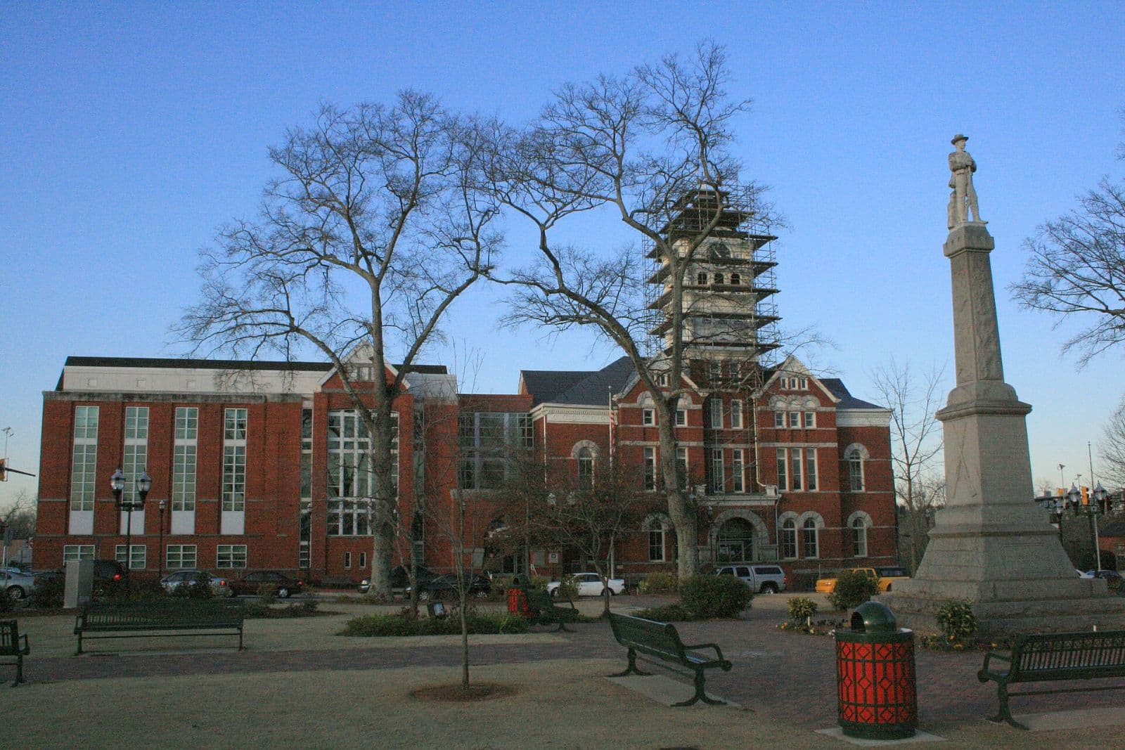 Henry County Courthouse and square in downtown McDonough